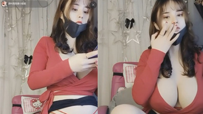 极品女主播直播自慰，观众疯狂打赏高潮不断！